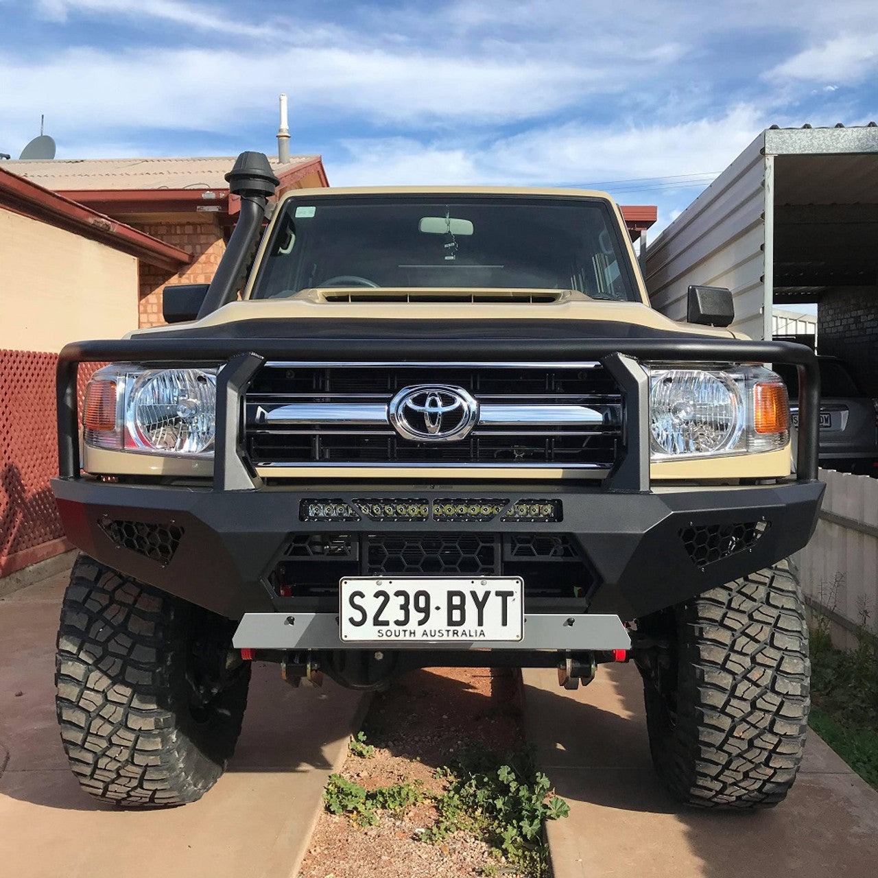 Toro Bull bar, Suitable for Toyota Land Cruiser 76, 78, 79 Series, 2007 on