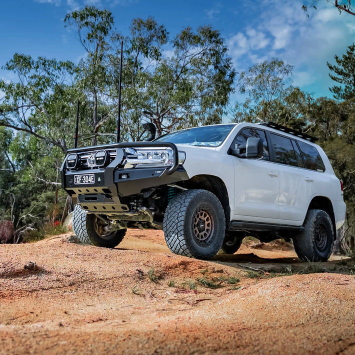 The Cruiser Company 200 Series Facelift Bull Bar