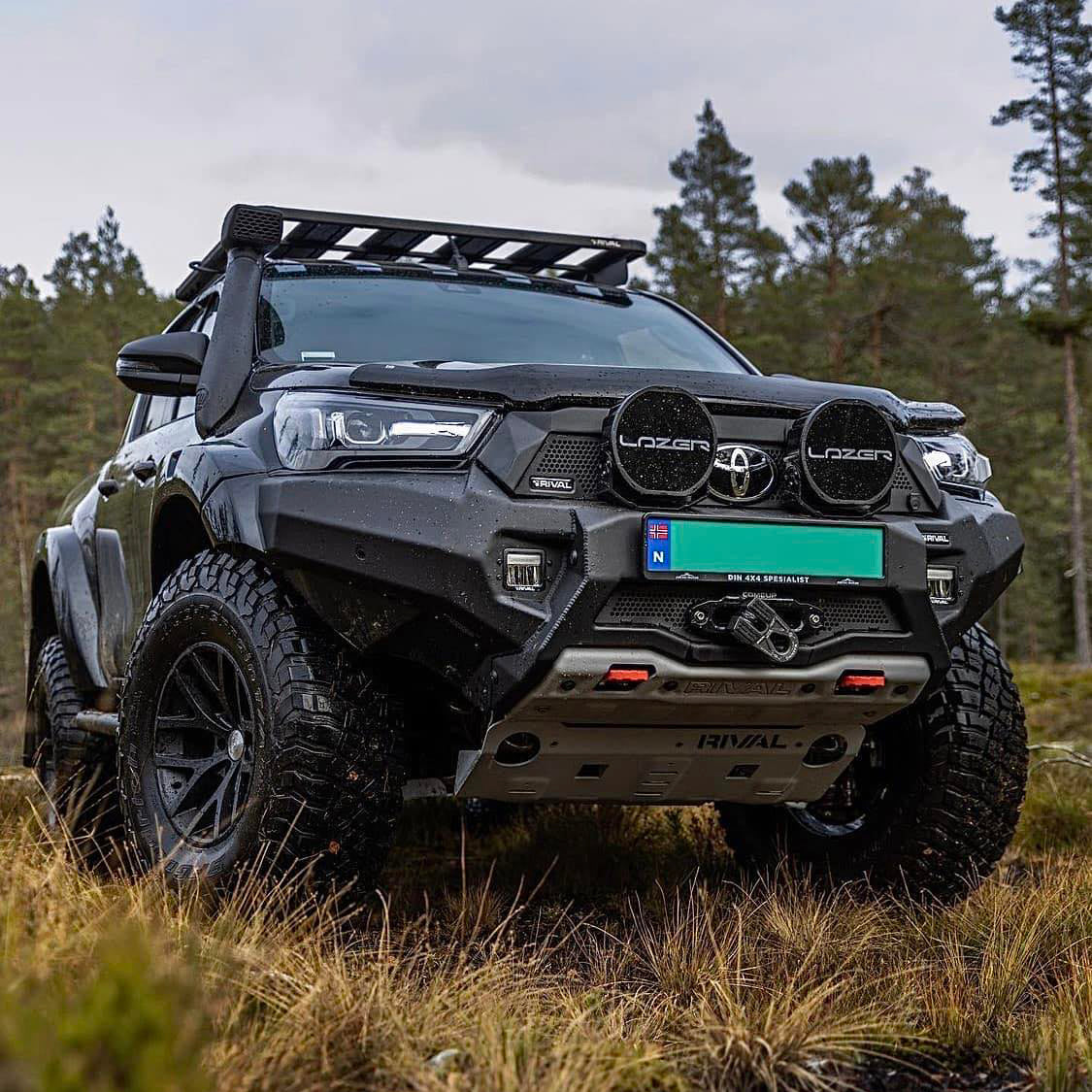 RIVAL 4X4 BULL BAR - HILUX GUN126