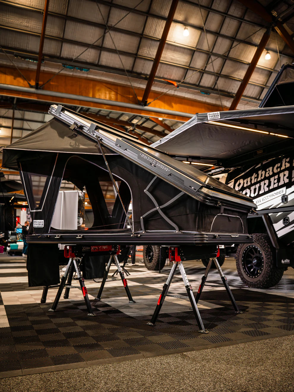 OUTBACK TOURER 1.4 X PLUS ROOF TOP TENT
