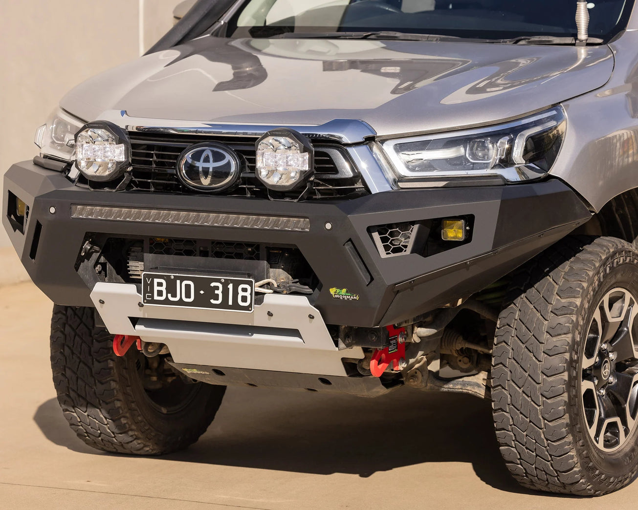 IRONMAN RAID BULL BAR - TOYOTA HILUX N80 2020+