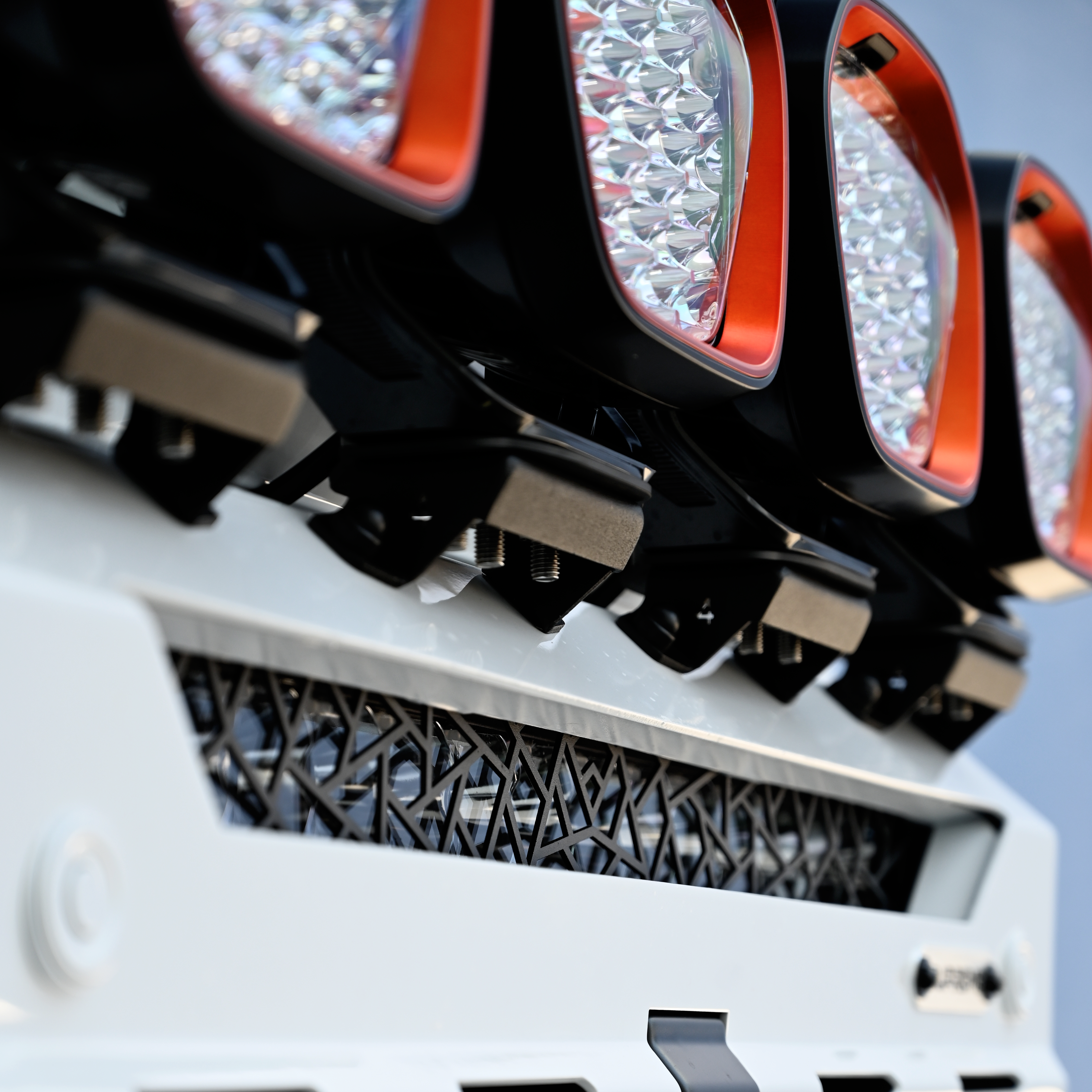 SUPREME | X-SERIES BULL BAR – NEXT GEN RAPTOR