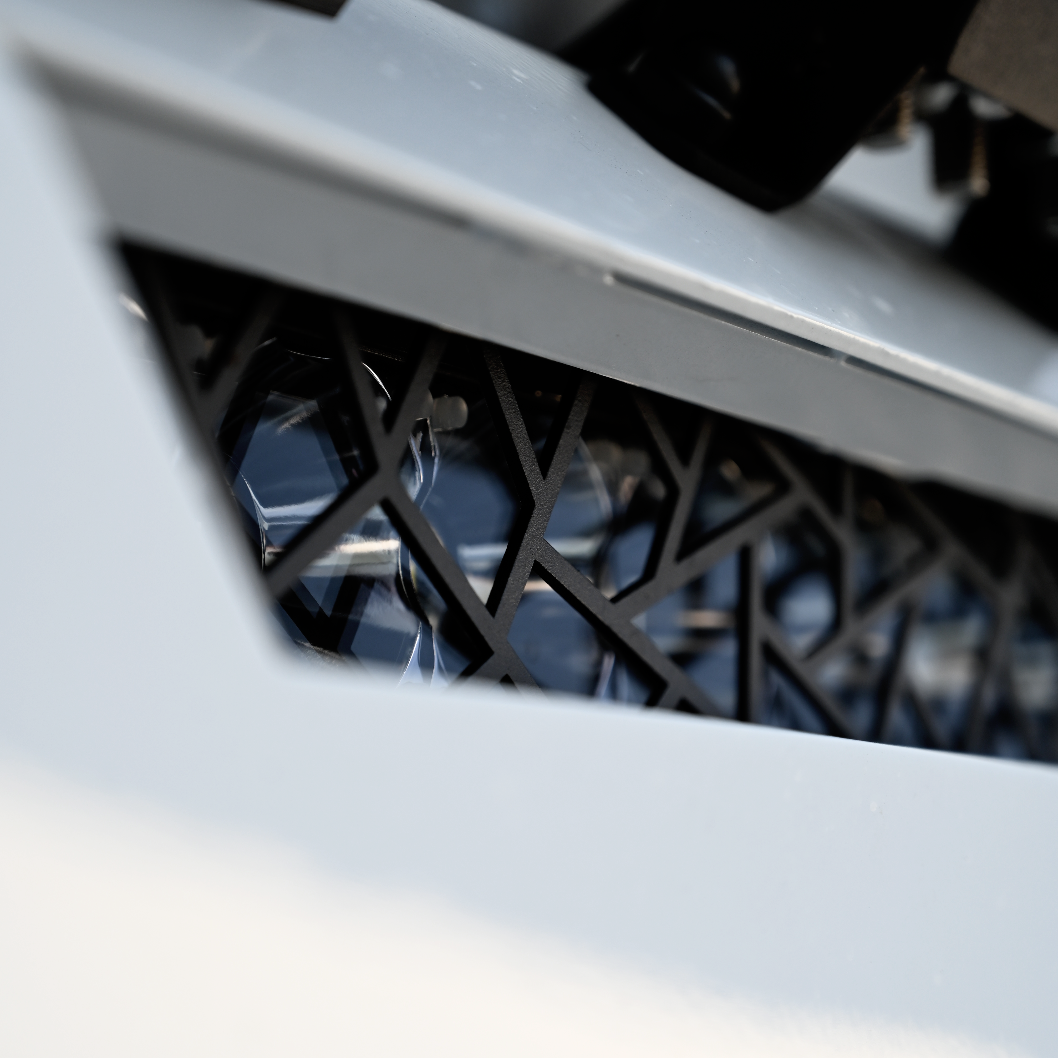 SUPREME | X-SERIES BULL BAR – NEXT GEN RAPTOR