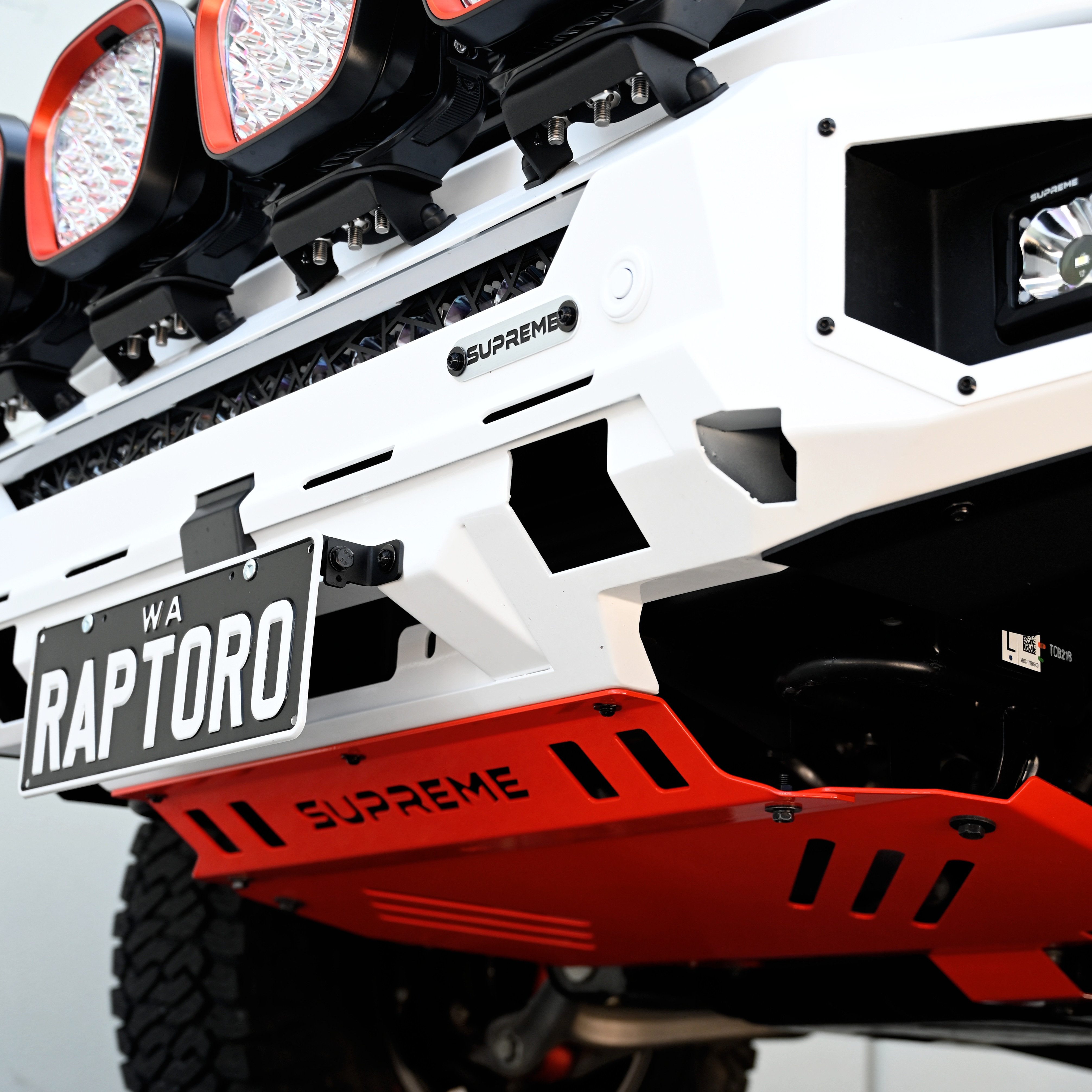 SUPREME | X-SERIES BULL BAR – NEXT GEN RAPTOR