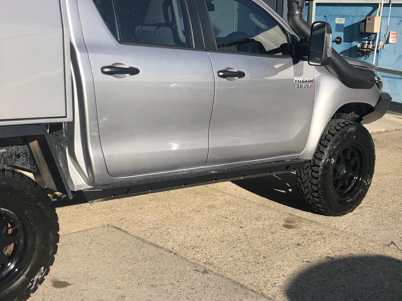 Hilux N80 Electric Side Steps: E-Boards – Running Boards