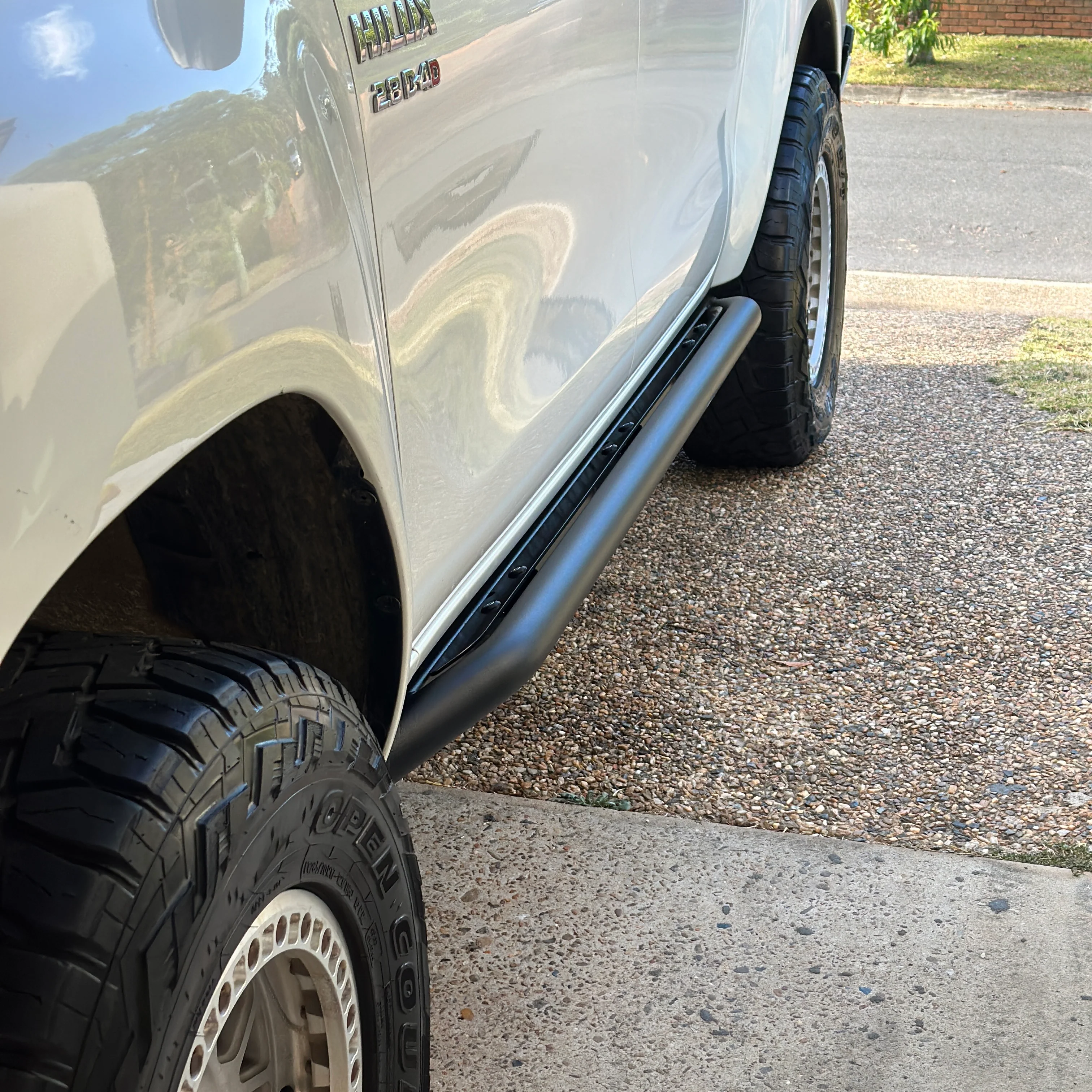 BEIHOUSE TOYOTA N80 HILUX ROCK SLIDERS