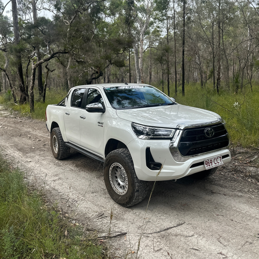 BEIHOUSE TOYOTA N80 HILUX ROCK SLIDERS