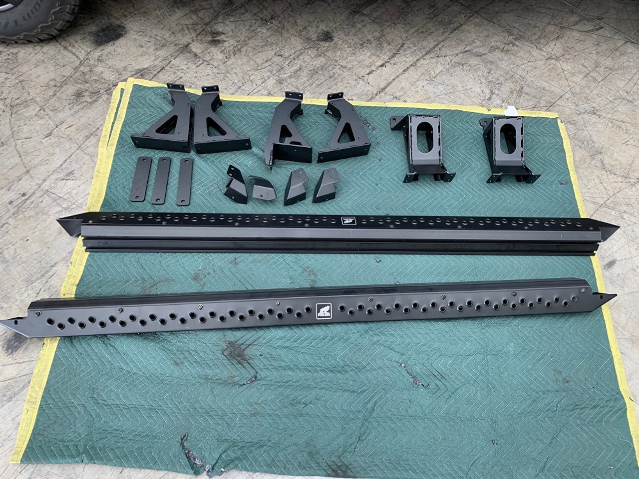 Offroad Animal Rock Sliders, Ford Raptor Ranger 2018- 2022