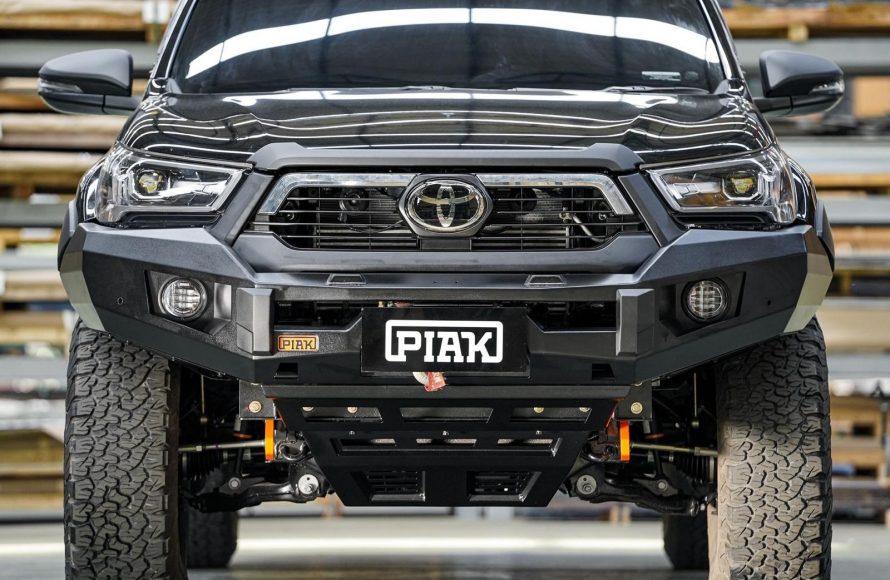 PIAK Hilux 2020 Onwards Elite No Loop Orange tow and black under body