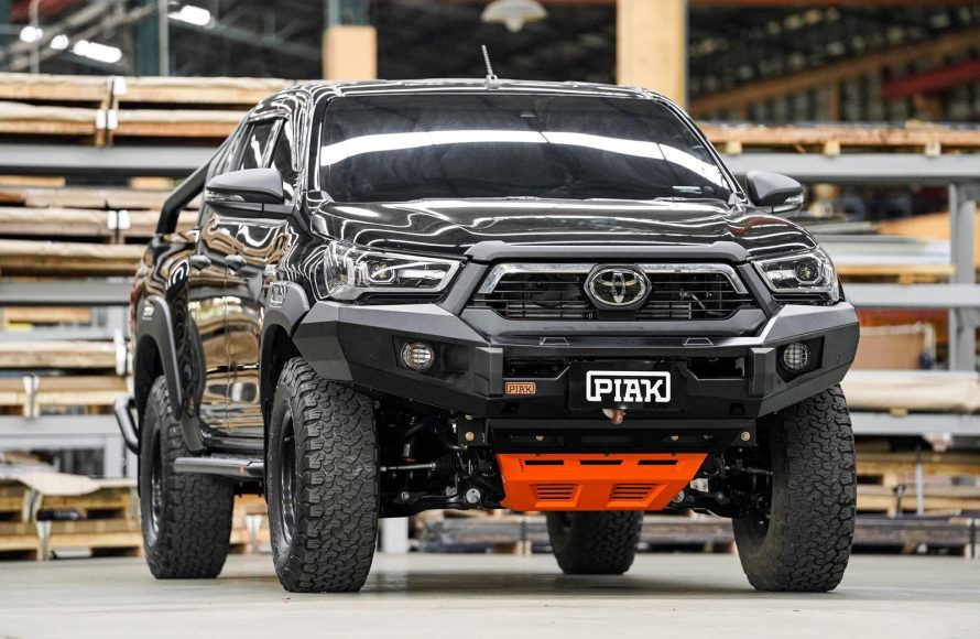 PIAK Hilux 2020 Onwards Elite No Loop Orange tow and black under body