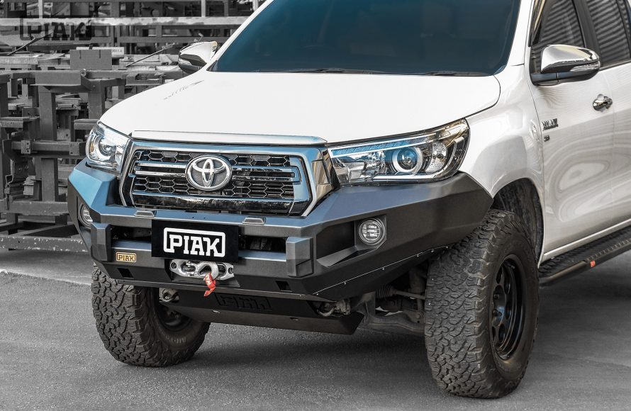 PIAK Hilux 18-20 Elite No Loop Bar