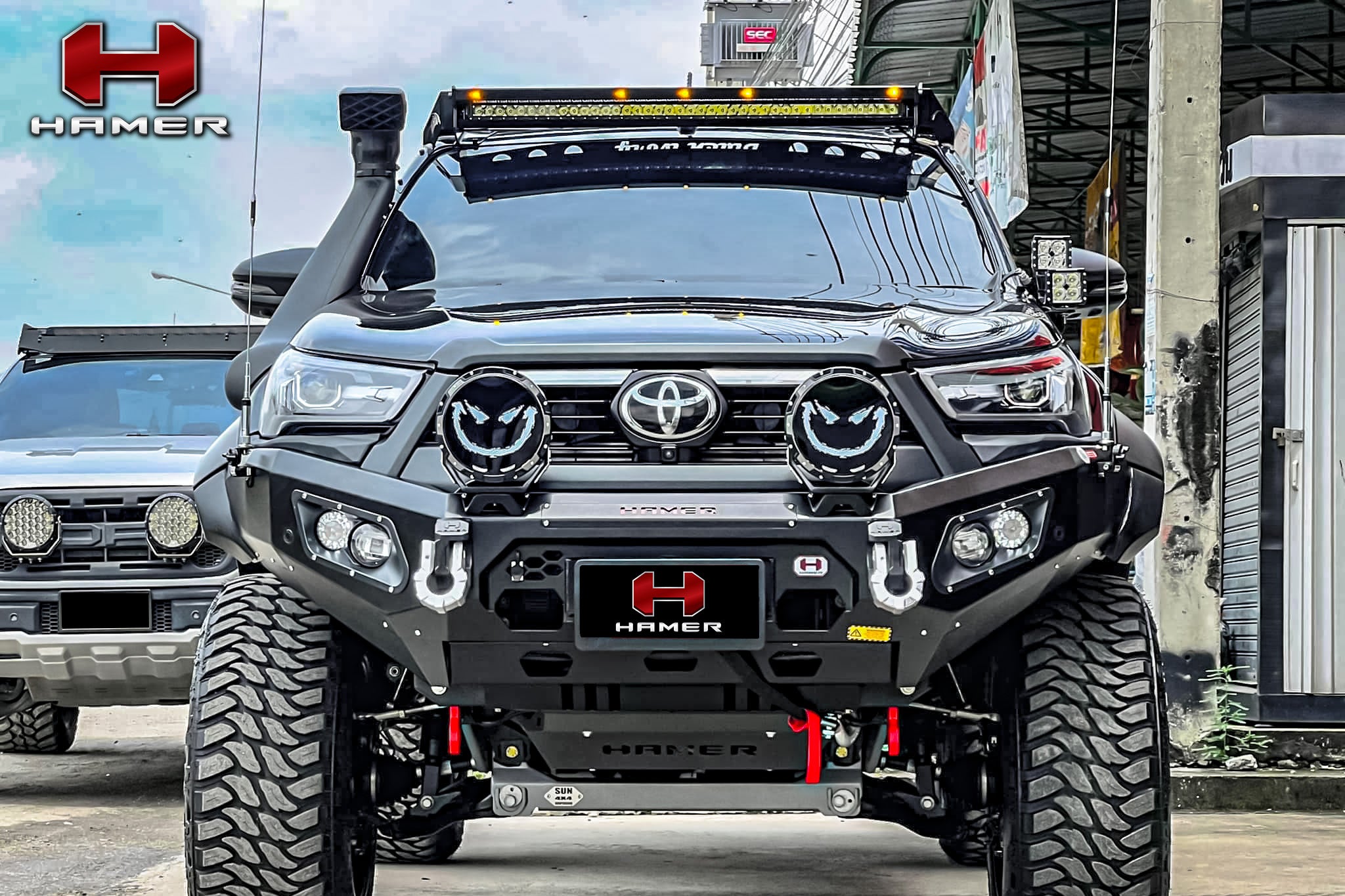 Hilux Roco Custom HAMER KING SERIES BULL BAR - TOYOTA HILUX ROCCO 2021 ON – precision ...