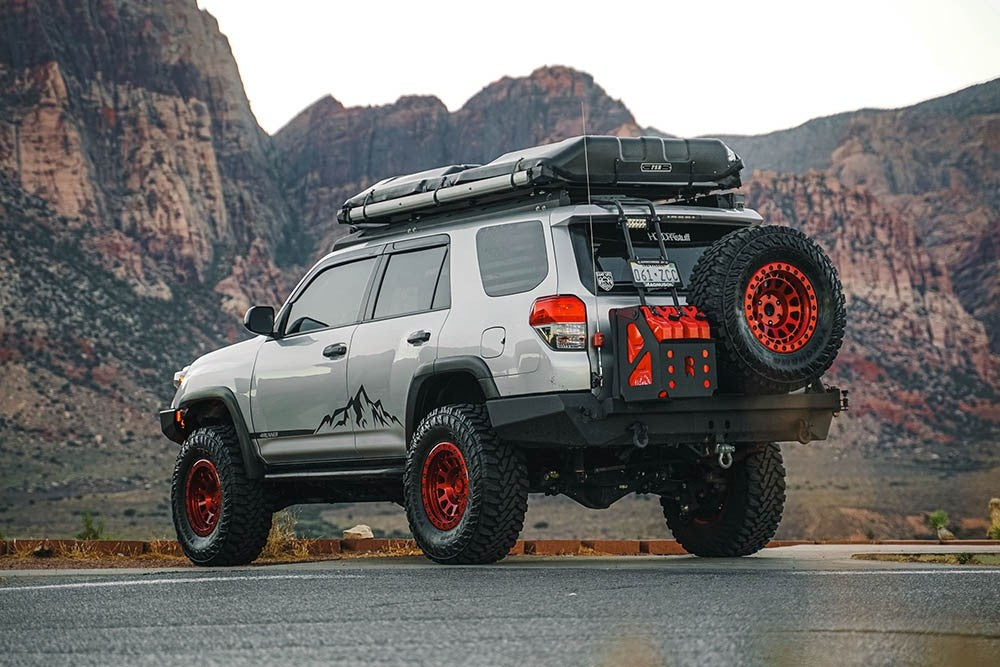 BLACK RHINO PRIMM CANDY RED W/BLACK BOLTS